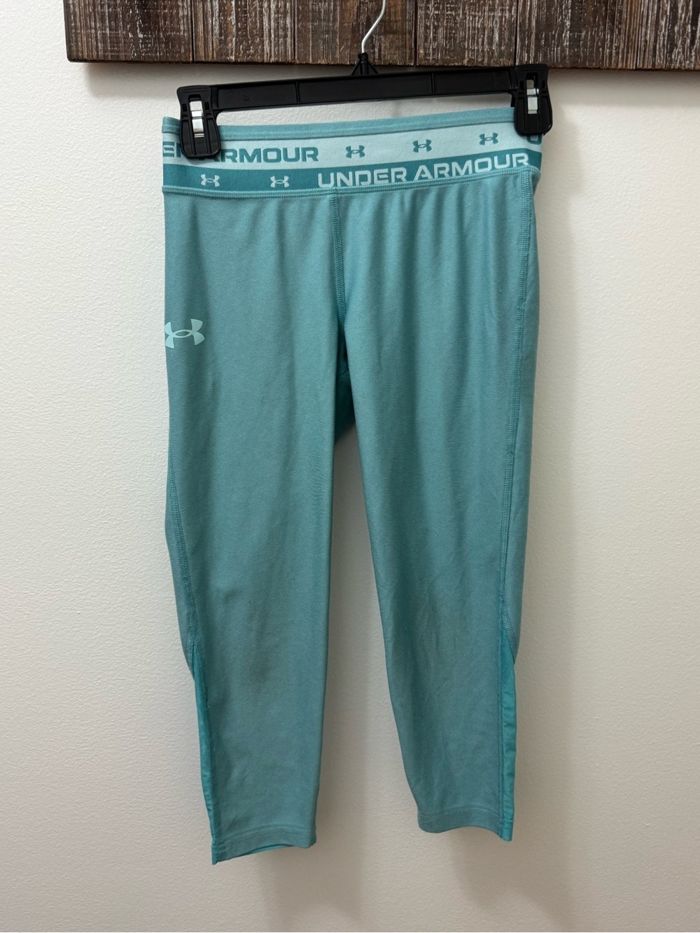 Under Armour Teal Girls' Capri Leggings